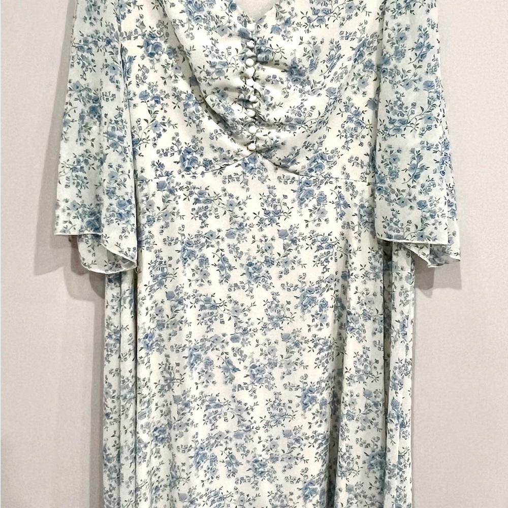 Vintage-Inspired Blue Floral Midi Dress